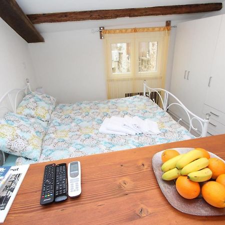 Studio Mira Rovinj Luaran gambar